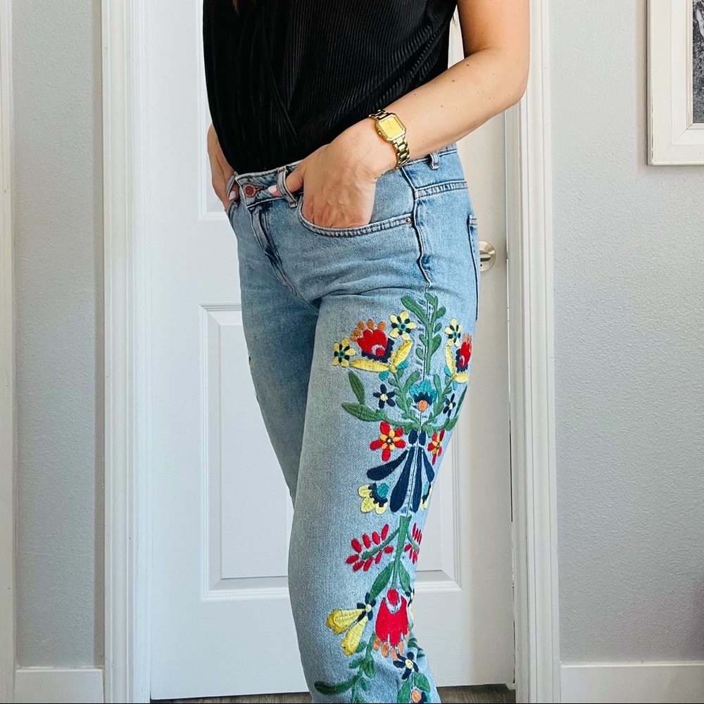 ZARA Embroidered Floral Bohemian Cropped Jean